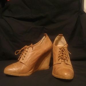 Aldo Oxford Wedge Size 11